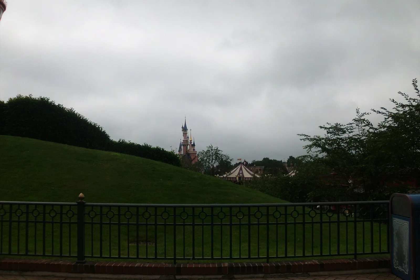 Het kasteel van de Schone Slaapster in Disneyland Park bij Parijs