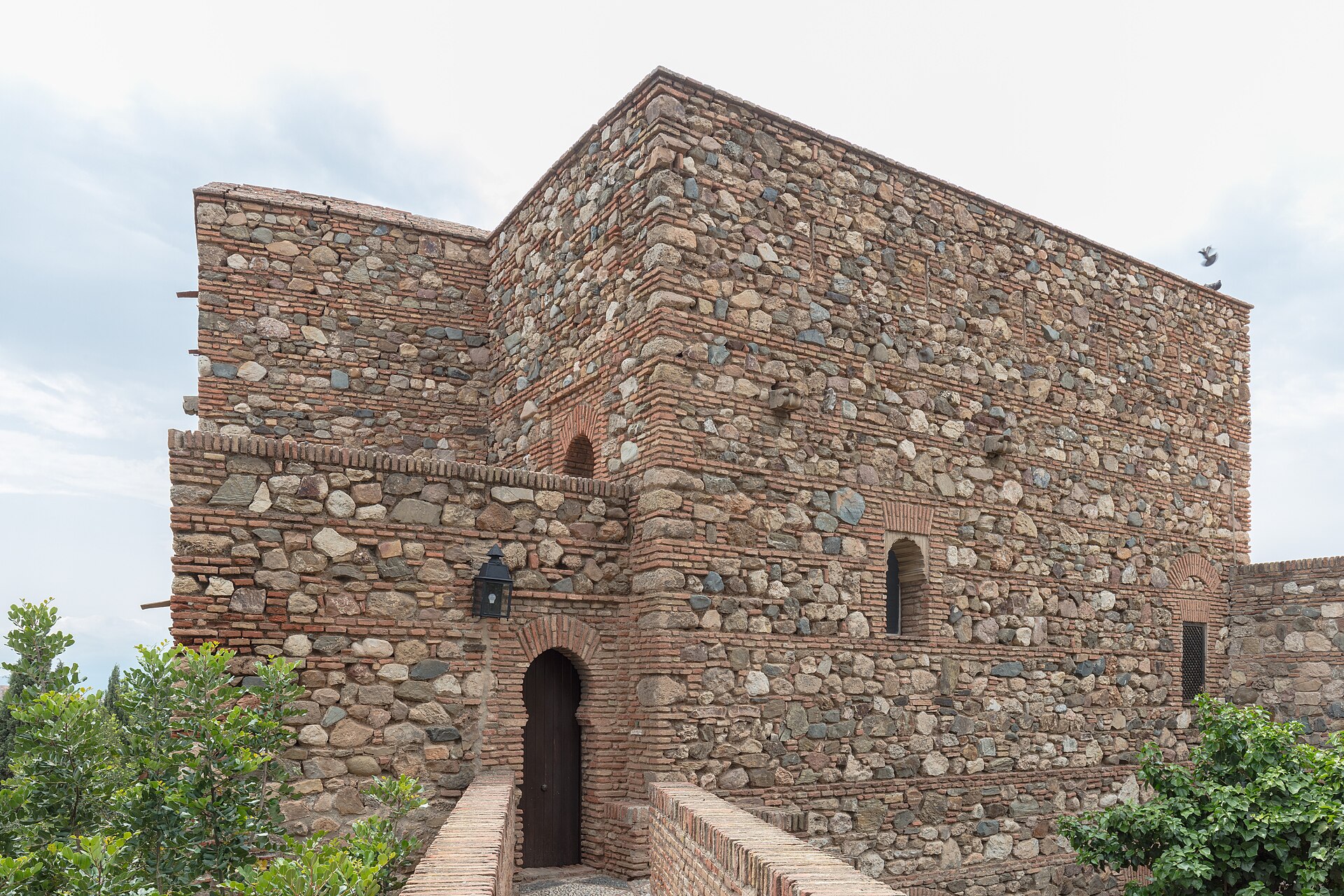 De Alcazaba van Málaga, het Moorse paleisfort op de heuvel in het centrum