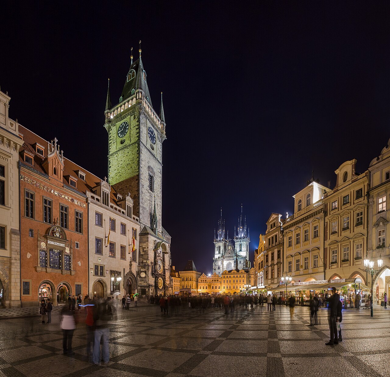 5. Oudestadsplein (Staroměstské náměstí) in Praag