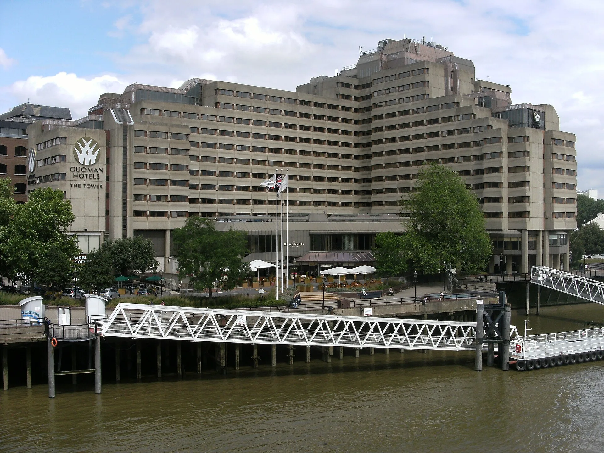 The Tower Hotel met St Katharine Pier